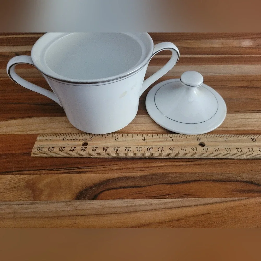 Four‎ Crown China Sugar Bowl Essex White Silver Trim Lid Round 4.5